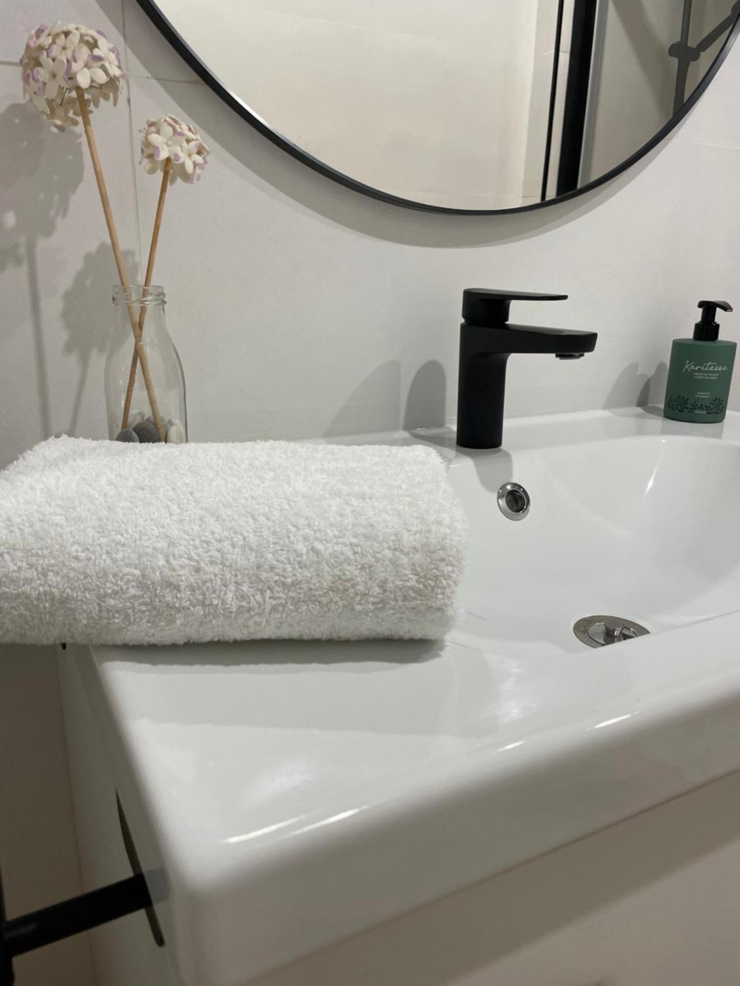 Exclusivo Apartamento Cerca De La Playa Malaga Ngoại thất bức ảnh